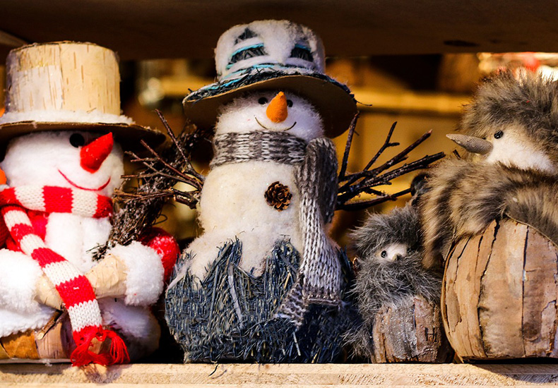 Felted holiday snowmen decorations