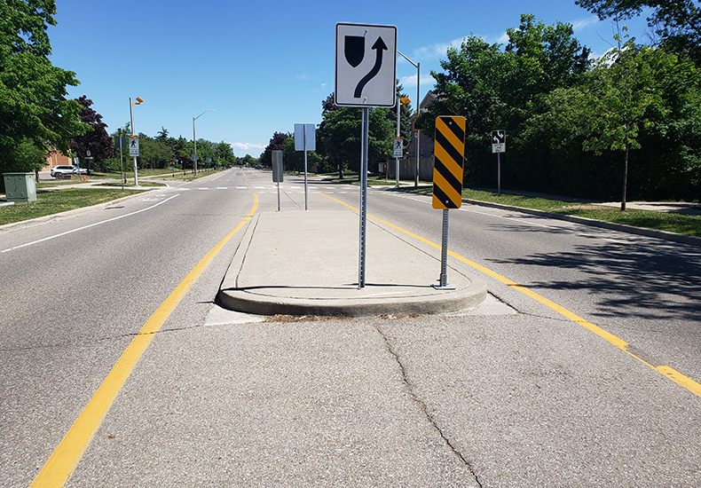 Traffic Calming   790 Traffic Calming Raised Median 